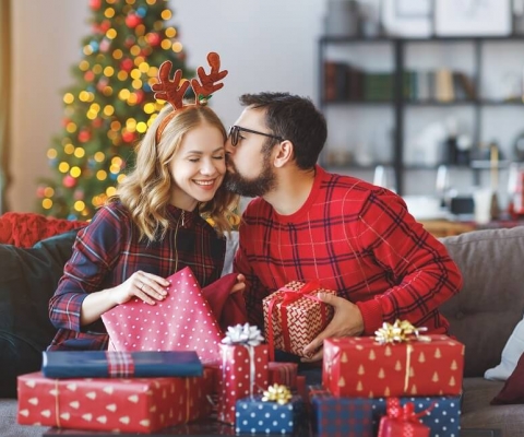 【「パートナーとのクリスマスの過ごし方」に関する実態調査】 既婚女性の49.0％が結婚前後でクリスマスの過ごし方に変化アリ！ プレゼントの予算は平均14,000円、中には150,000円という方も…⁉ ～「令和初のクリスマスを一緒に過ごしたい」と思う男性芸能人ランキング 1位は大ブレイクの「田中圭」～